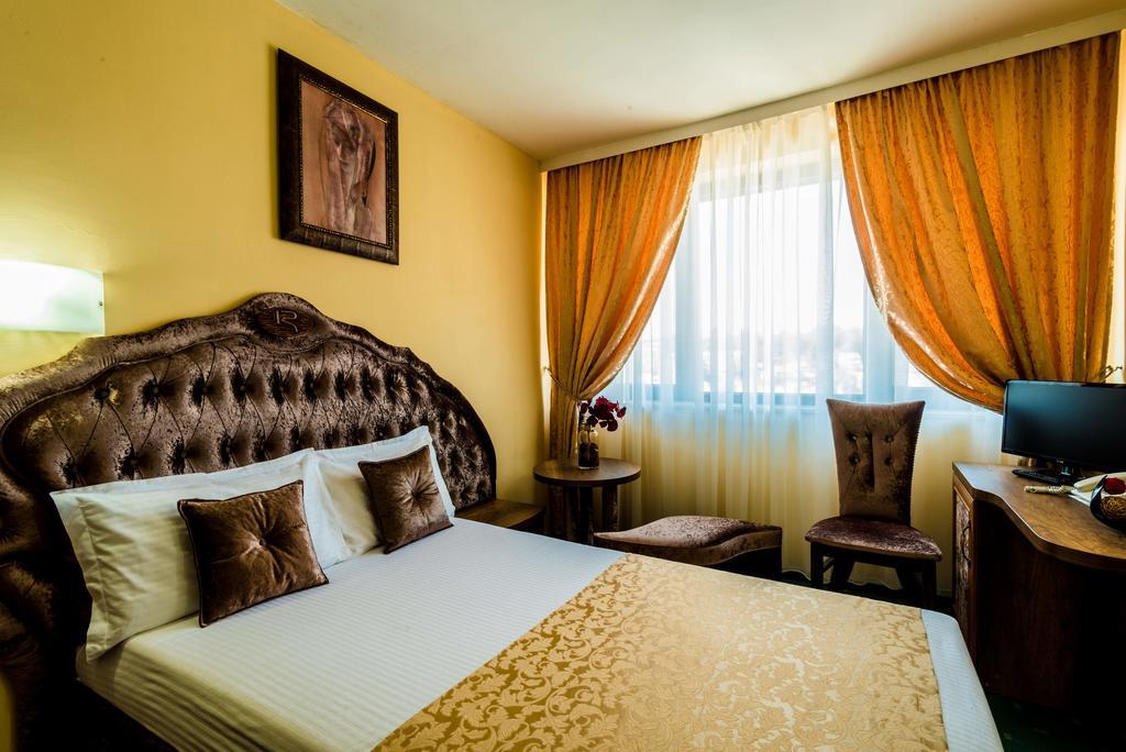 Hotel Rostov Plewen Zewnętrze zdjęcie